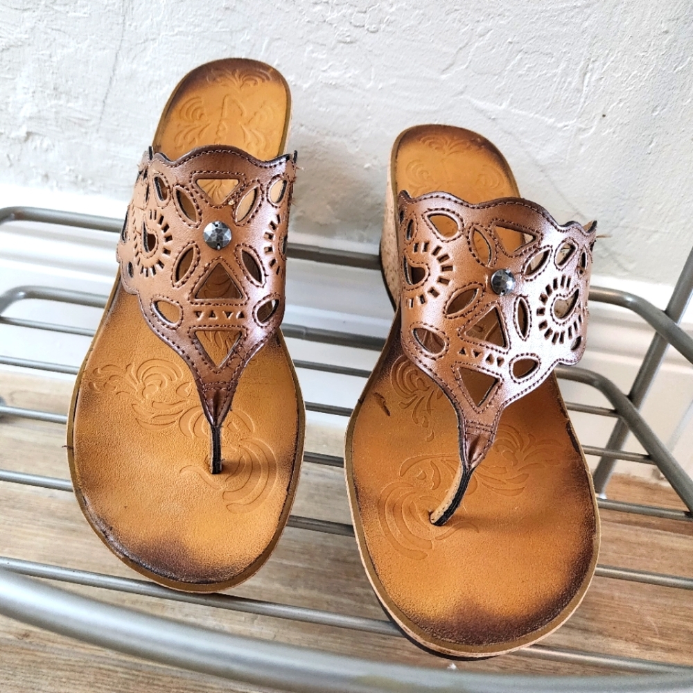 Clark's  Wedge Sandal Size 10M Color Brown